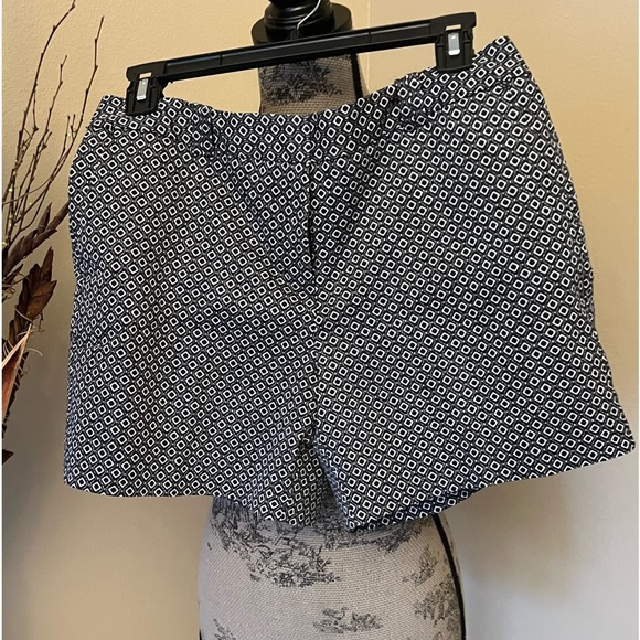 2/$13 NWOT Never used just tried on shorts - Picture 1 of 4